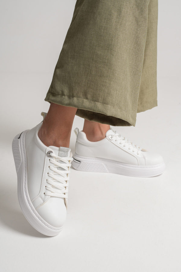 Scarpax Kadın Beyaz Günlük Sneaker - Şık ve Rahat Tasarım