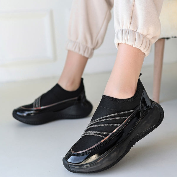 Scarpax Keita Siyah Rugan Streç Detaylı Siyah Tabanlı Spor Ayakkabı