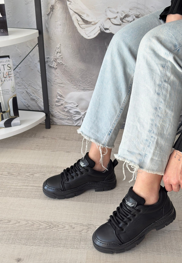 Scarpax Jule Siyah Cilt Bağcıklı Spor Ayakkabı