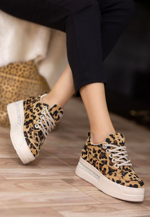 Scarpax Leopar Süet Spor Ayakkabı - Ortopedik Gizli Topuklu, 8 Cm Topuk Boyu