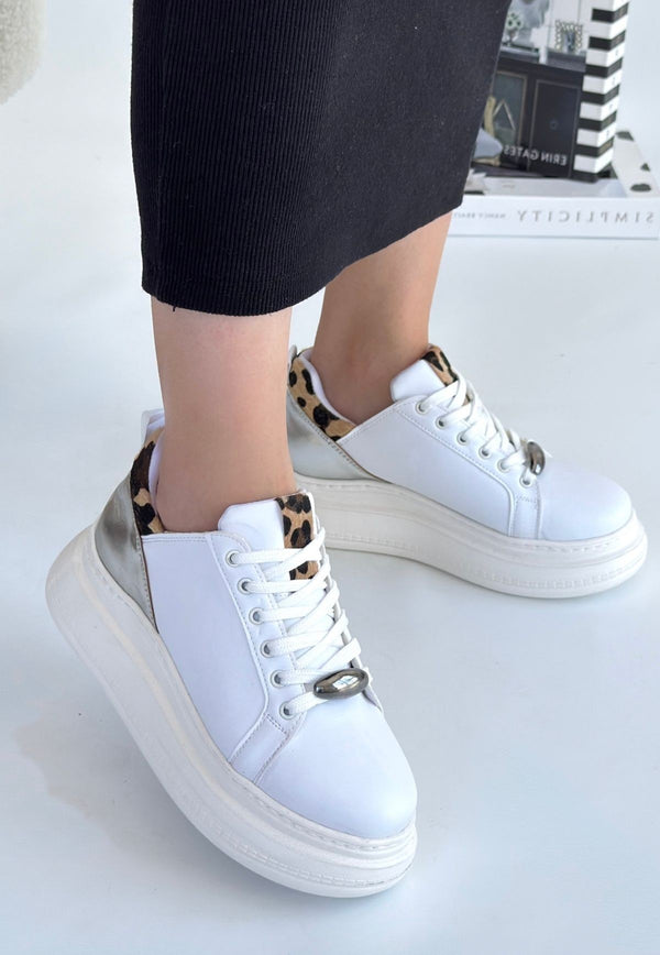 Scarpax Gasta Beyaz Cilt Gümüş Detaylı Bağcıklı Spor Ayakkabı