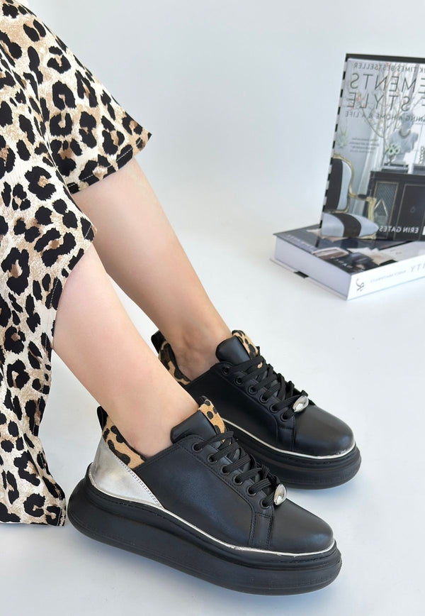 Scarpax Jista Siyah Cilt Gümüş Detaylı Bağcıklı Spor Ayakkabı