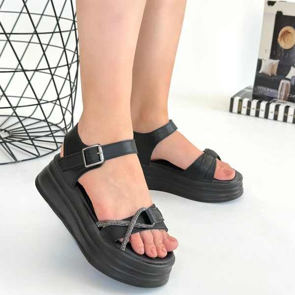 Scarpax Luno Siyah Cilt Kemerli Sandalet