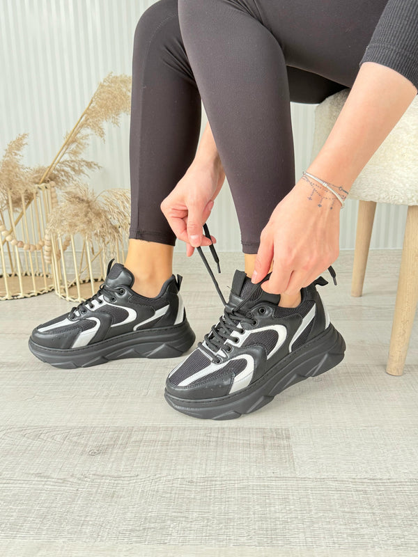 Scarpax Cata Siyah Cilt Beyaz Detaylı Spor Ayakkabı