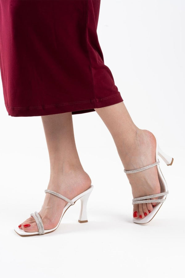 Scarpax Alvina Beyaz Taşlı İnce Bantlı Kadın Topuklu Terlik