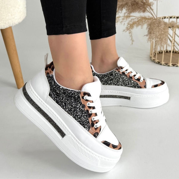 Scarpax Lawin Beyaz Cilt Siyah Simli Bağcıklı Spor Ayakkabı