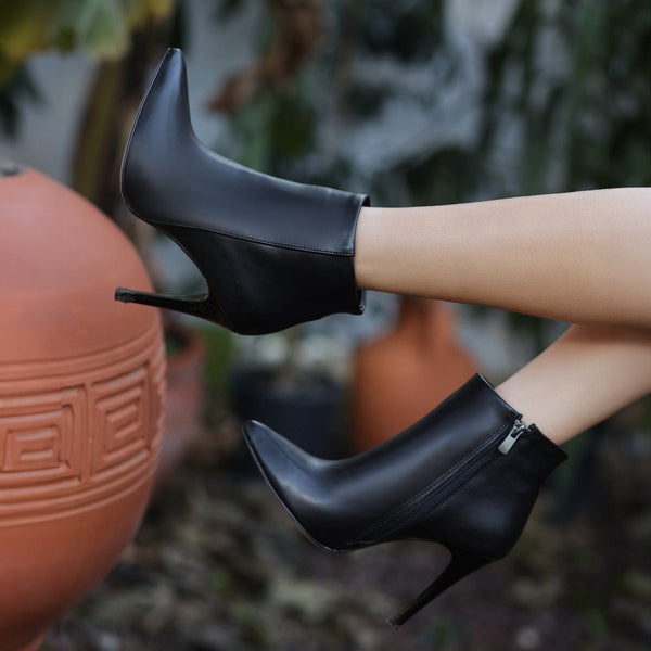 Scarpax Blan Siyah Cilt Topuklu Bot