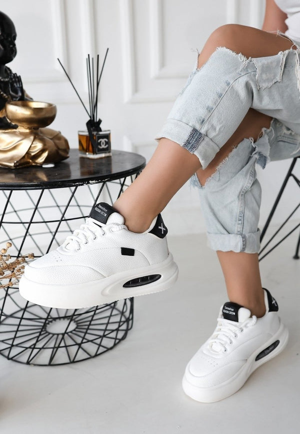 Scarpax Chris Beyaz Cilt Siyah Detaylı Bağcıklı Spor Ayakkabı