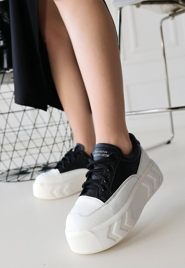 Scarpax Emwa Siyah Cilt Bağcıklı Spor Ayakkabı