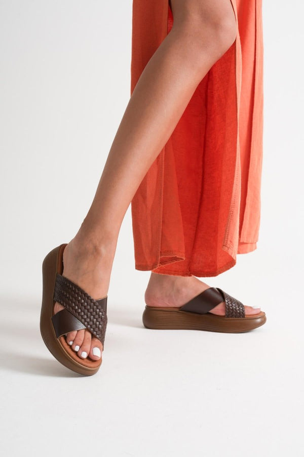 Scarpax Fayn Acı Kahve Örgü Desenli Hakiki Deri Terlik