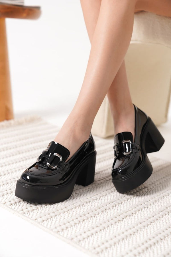 Scarpax Felice Siyah Rugan Gümüş Tokalı Kadın Loafer