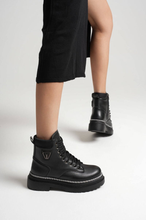 Scarpax Fiora Kadın Kışlık Kalın Tabanlı Siyah Bot