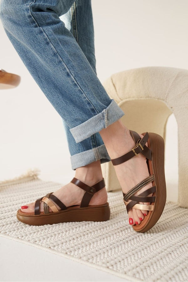 Scarpax Herry Acı Kahve Altın Detaylı Hakiki Deri Sandalet