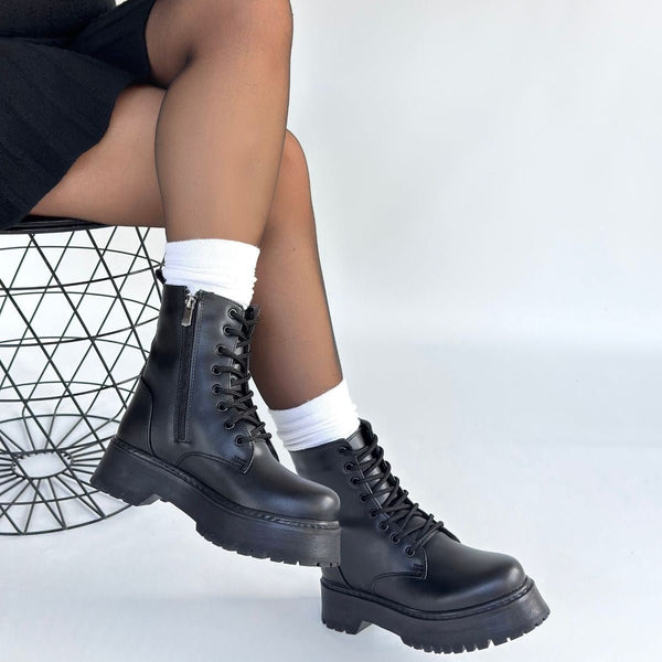 Scarpax Jonni Siyah Cilt Bağcıklı Bot