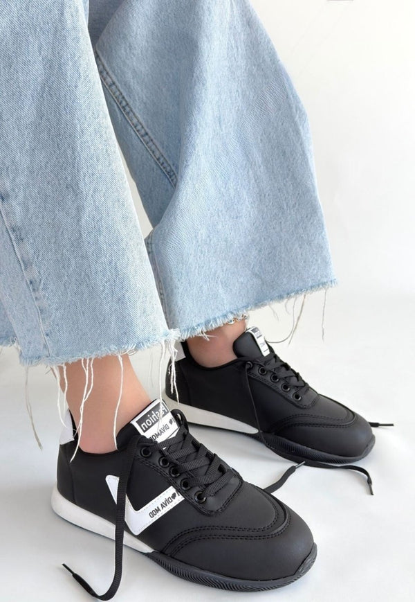 Scarpax Jowen Siyah Cilt Beyaz Detaylı Bağcıklı Spor Ayakkabı