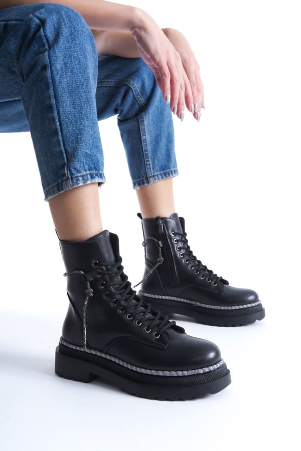 Scarpax Karma Özel Tasarım Kışlık Siyah Kalın Tabanlı Kadın Bot