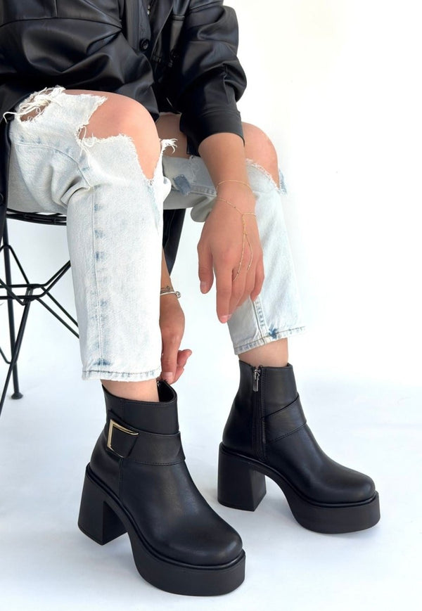 Scarpax Lonji Siyah Cilt Topuklu Bot