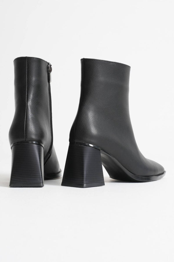 Scarpax Ornela Kadın Siyah Topuklu Bot