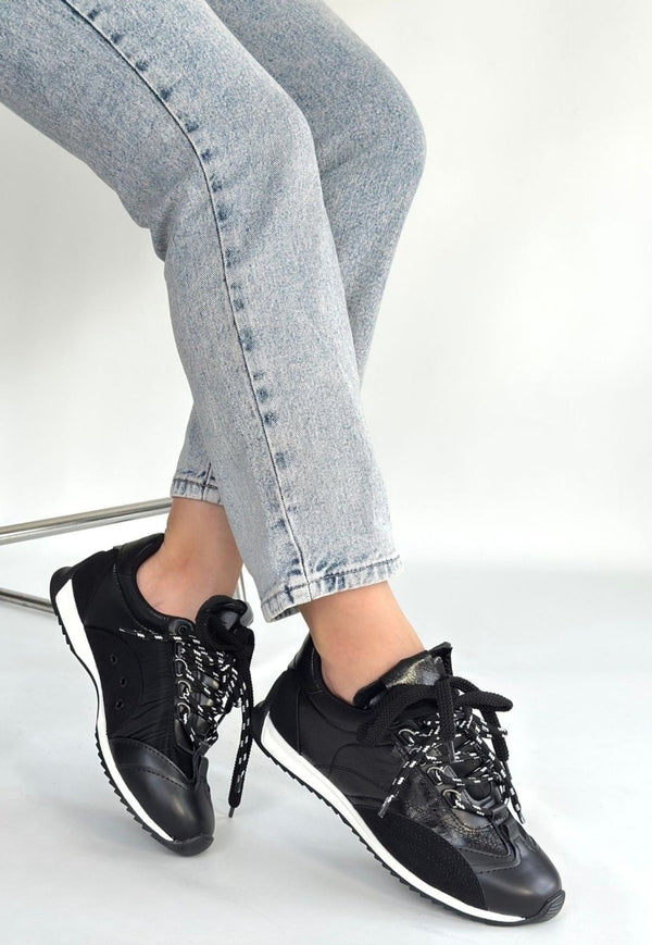 Scarpax Ranu Siyah Cilt Paraşüt Detaylı Bağcıklı Spor Ayakkabı