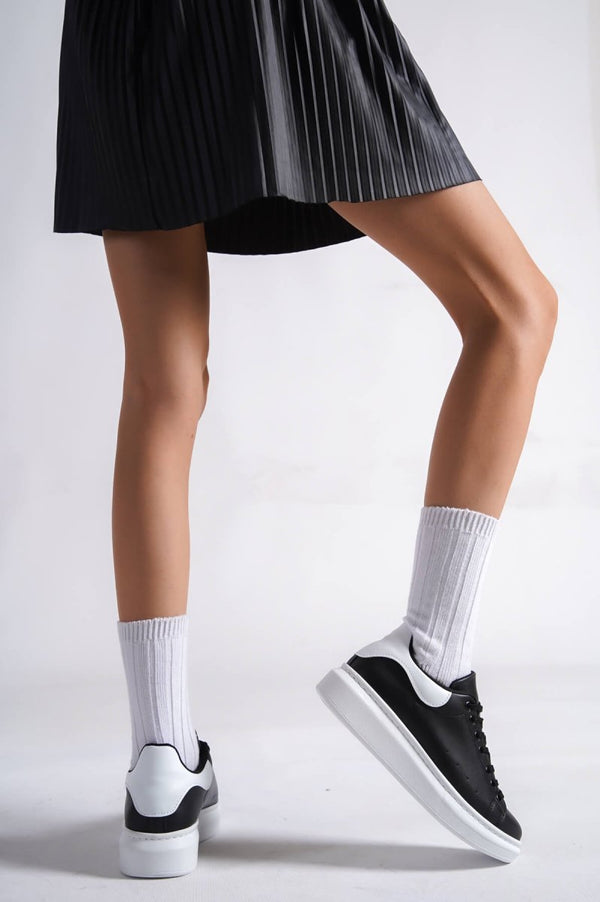 Scarpax Samira Beyaz Detaylı Siyah Spor Ayakkabı