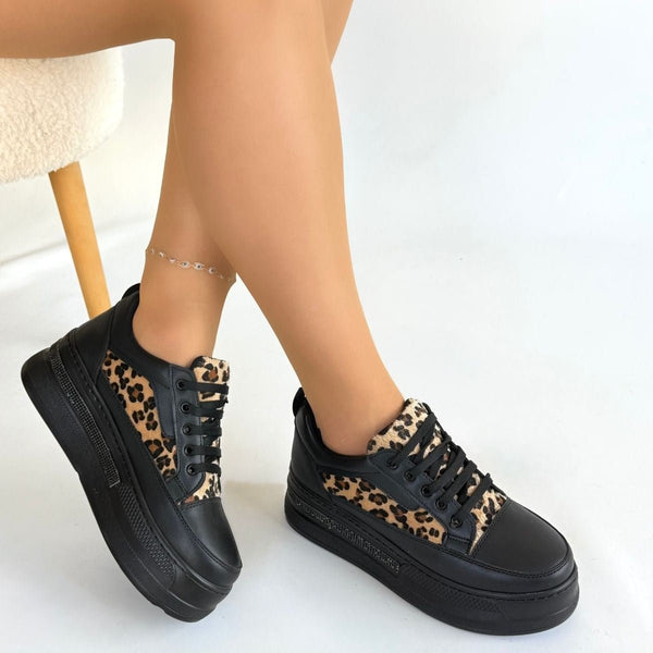 Scarpax Lorrin Siyah Cilt Leopar Detaylı Bağcıklı Spor Ayakkabı