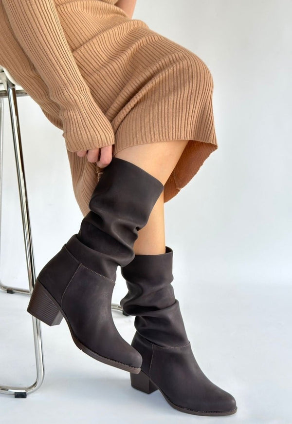 Scarpax Yior Kahverengi Nubuk Topuklu Bot