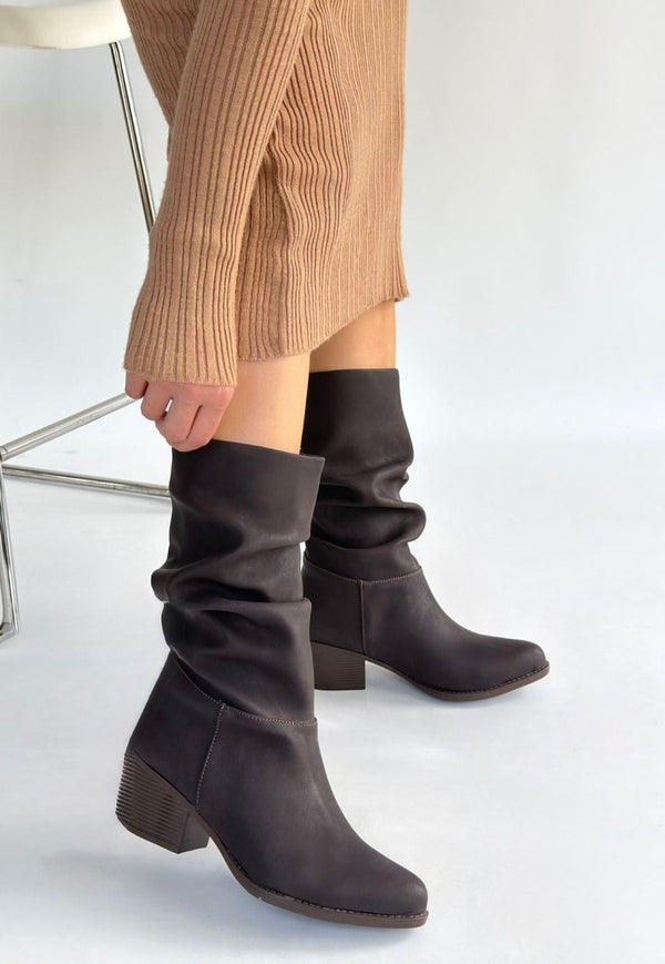 Scarpax Yior Kahverengi Nubuk Topuklu Bot